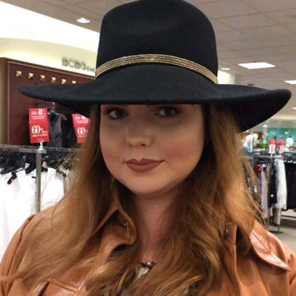 Meet your Posher, Shelby